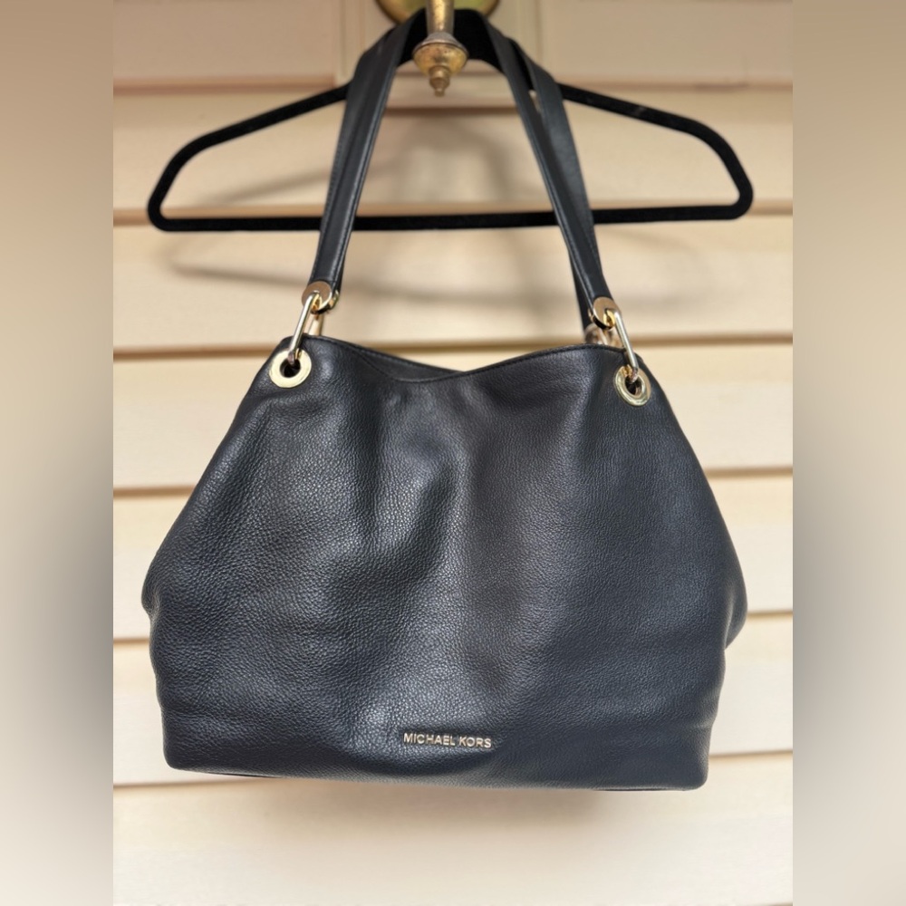 Michael Kors black genuine leather purse, snap & zipper closure, 15x11x5 in.